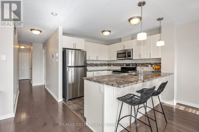 29437612/7-486-via-verona-avenue/longfields/ottawa/ontario/K2J6B3_5