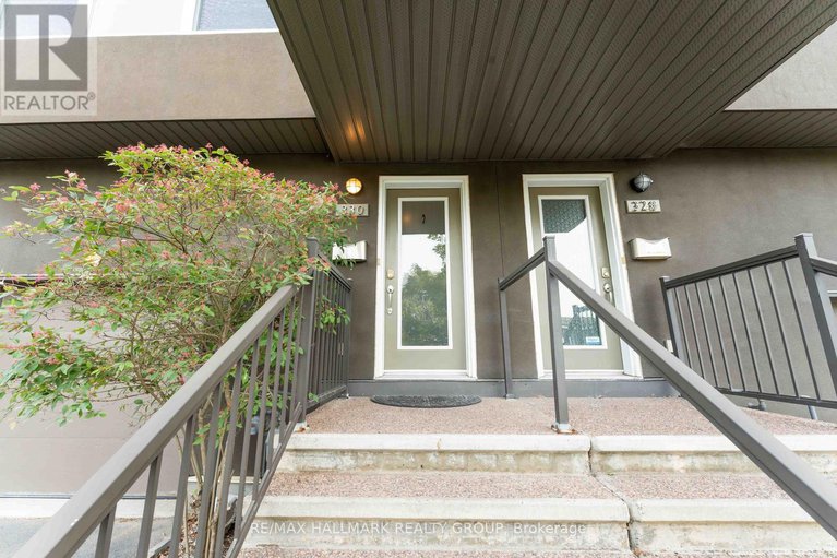 28873481/330-boudreau-street/vanier/ottawa/ontario/K1L0A7_2