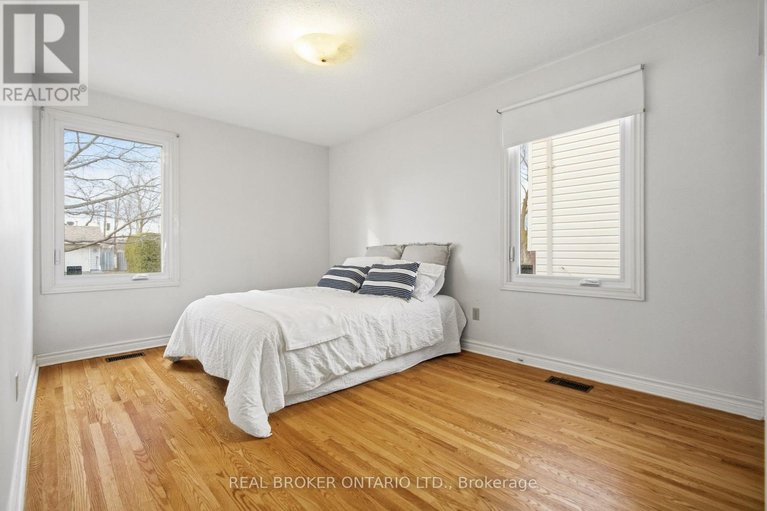 29601982/1294-fernwood-drive/south-keys/ottawa/ontario/K1V7J9_22