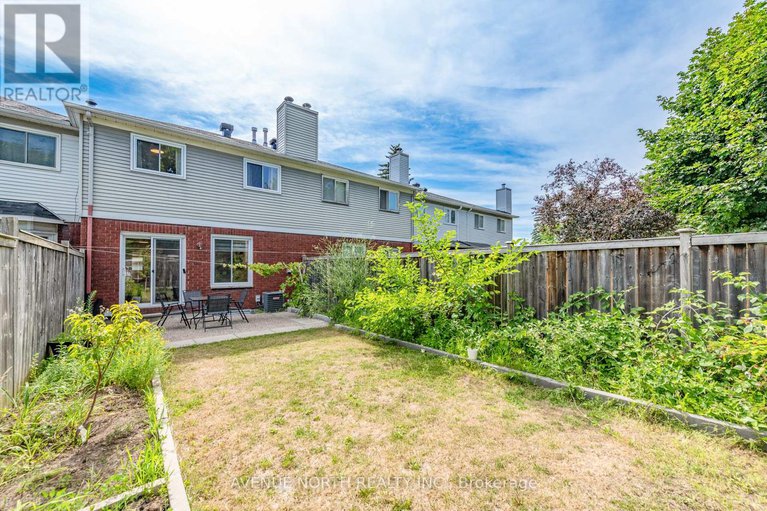 28653411/122-woodbury-crescent/hunt-club-park/ottawa/ontario/K2J3M2_28