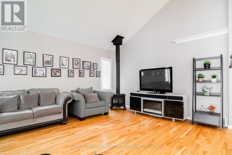 27786842/6240-167th-avenue/south-glengarry/ontario/K0C1E0_9