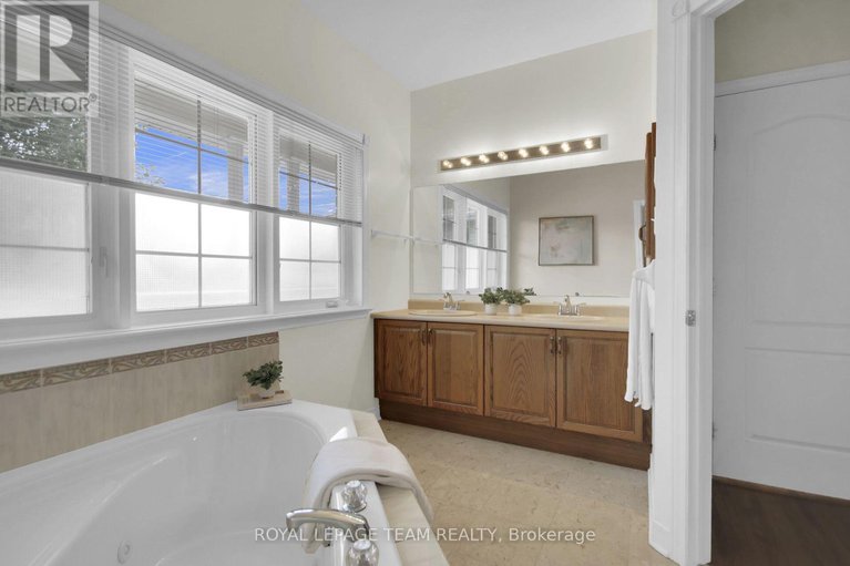 28847955/41-jacqueline-crescent/stittsville-central/ottawa/ontario/K2S1M2_29