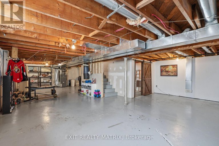 29432668/635-front-road-w/lorignal/champlain/ontario/K0B1K0_21