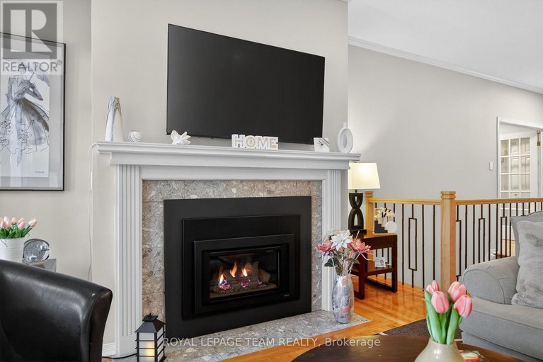 29366055/20-river-oaks-court/stittsville-central/ottawa/ontario/K2S1L3_12