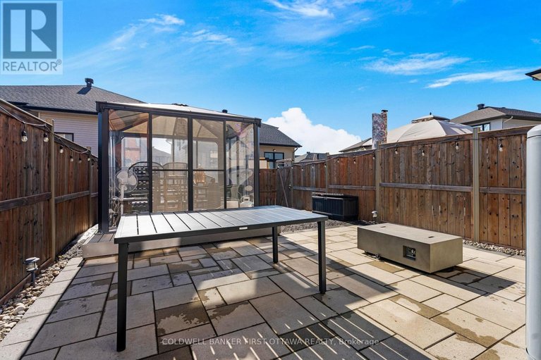 29465691/422-markdale-terrace/riverside-southgloucester-glen/ottawa/ontario/K4M0E2_41