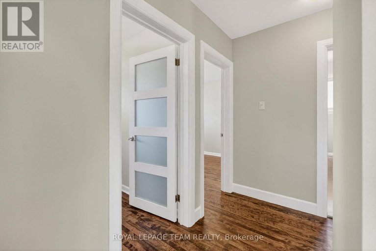 29579808/1318-albany-drive/bel-air-heights/ottawa/ontario/K2C2L9_19