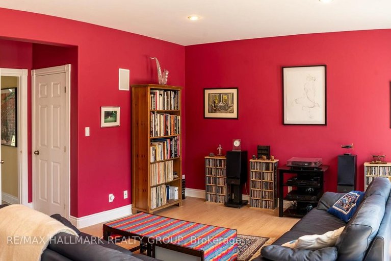 29654321/21-skeel-court/btwn-franktown-rd-fallowfield-rd/ottawa/ontario/K0A1B0_10