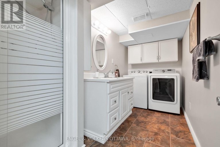 29621371/1173-st-jerome-crescent/convent-glen-north/ottawa/ontario/K1C2A7_24