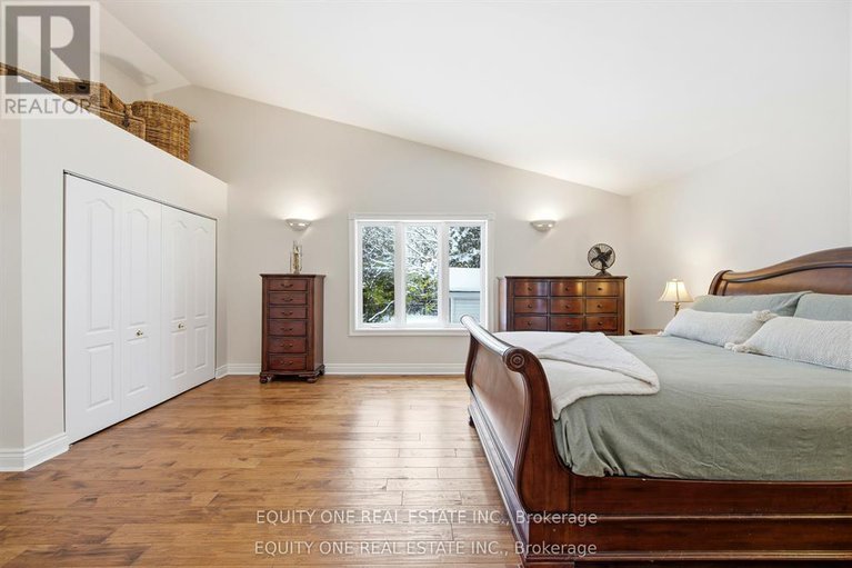 29347174/17-savage-drive/stittsville-central/ottawa/ontario/K2S1B9_29