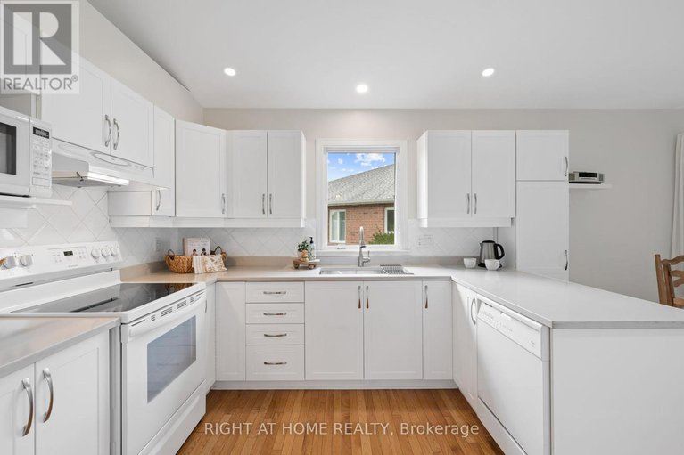 28837852/58-amberlakes-drive/stittsville-central/ottawa/ontario/K2S2A2_12