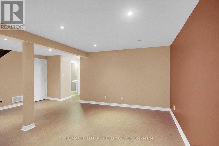 28471405/41-grady-crescent/sheahan-estatestrend-village/ottawa/ontario/K2H5S2_36