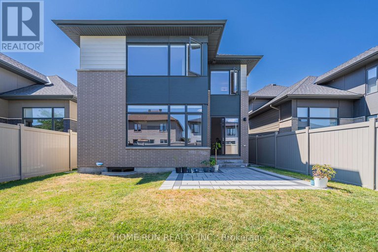 29069528/899-ralph-hennessy-avenue/riverside-southgloucester-glen/ottawa/ontario/K1X0B1_46