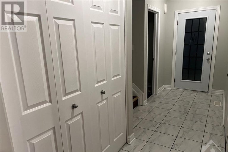 29319586/270-mica-crescent/town-of-rockland/clarence-rockland/ontario/K4K0E2_4