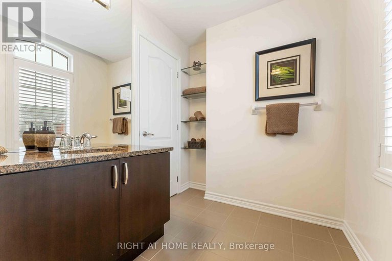 29150874/369-autumnfield-street/emerald-meadowstrailwest/ottawa/ontario/K2M0J6_18