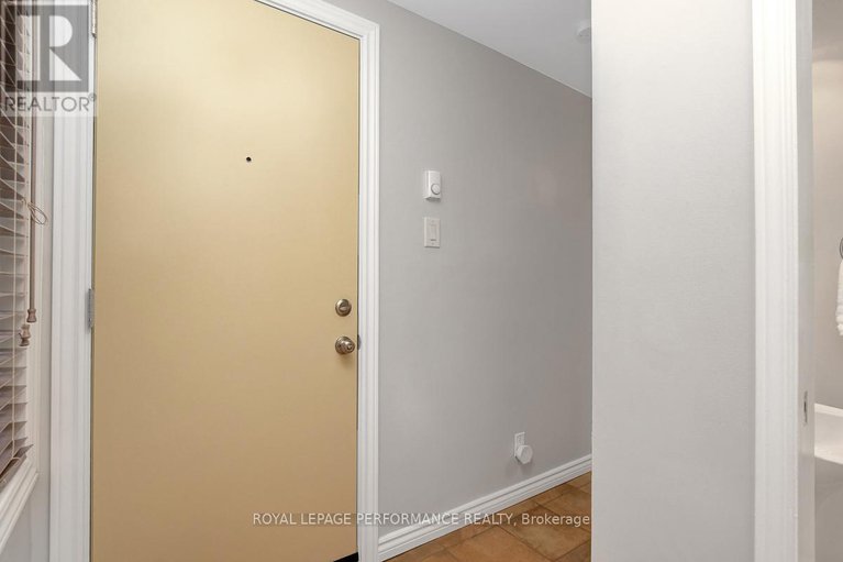 28841567/3-2-columbus-avenue/overbrook/ottawa/ontario/K1K1R3_6