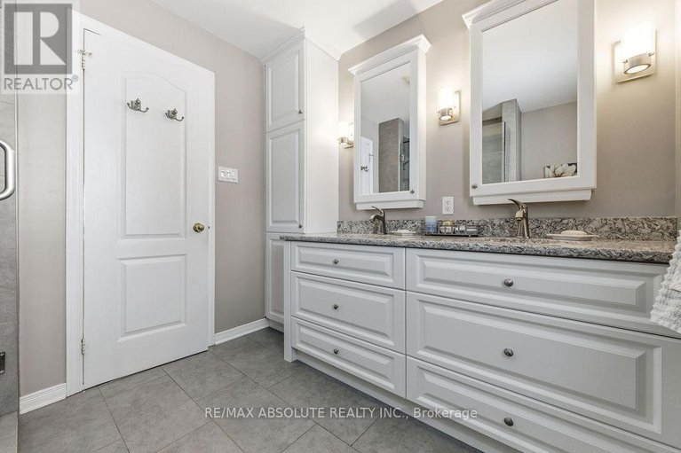 29302889/6145-lariviere-crescent/orleans-village/ottawa/ontario/K1W1C6_19