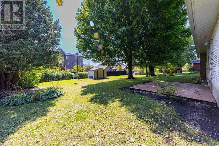 29268670/832-notre-dame-street/embrun/russell/ontario/K0A1W1_31