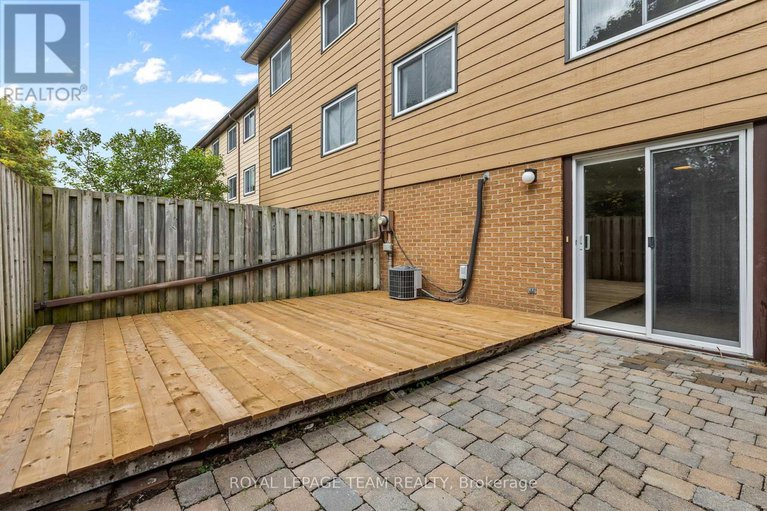 28930339/2163-orient-park-drive/blackburn-hamlet-south/ottawa/ontario/K1B4W1_33