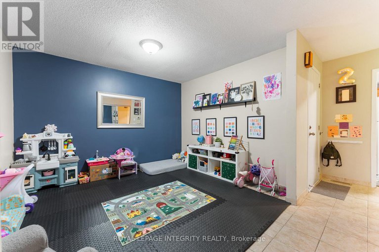 29064817/45-wessex-road/on-the-green/ottawa/ontario/K2J1X2_6