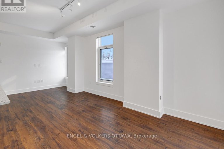28039090/404-131-holland-avenue/ottawa-west/ottawa/ontario/K1Y3A2_12