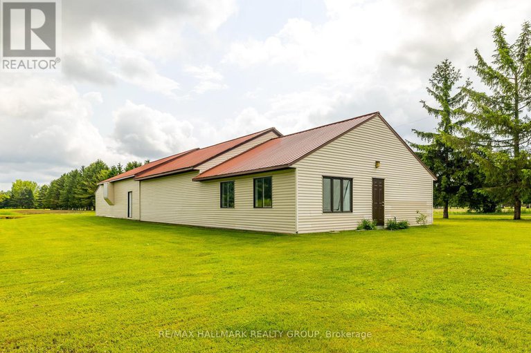 28462169/1329-south-gower-drive-s/north-grenville-twp-kemptville-east/north-grenville/ontario/K0G1J0_38