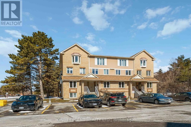 29514988/a-6643-bilberry-drive/convent-glen-north/ottawa/ontario/K1C4N5_1