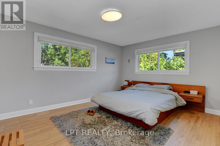 28941530/353-mountbatten-avenue/alta-vistafaircrest-heights/ottawa/ontario/K1H5W2_22