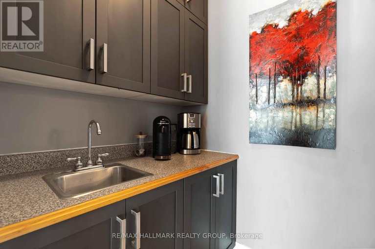 29476165/137-goodman-drive/kanata-north-west/ottawa/ontario/K2W1C7_17