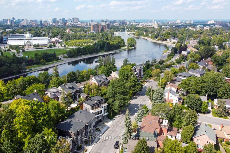 29386266/296-riverdale-avenue/old-ottawa-south/ottawa/ontario/K1S1R1_38