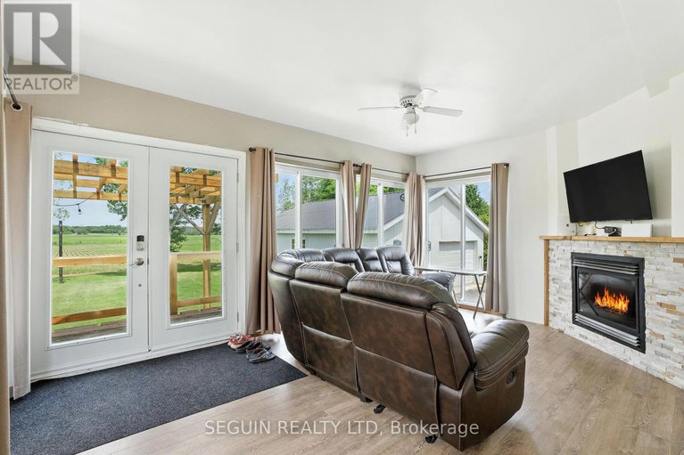 28526584/2785-pattee-road-e/east-hawkesbury-twp/hawkesbury/ontario/K6A0G3_17