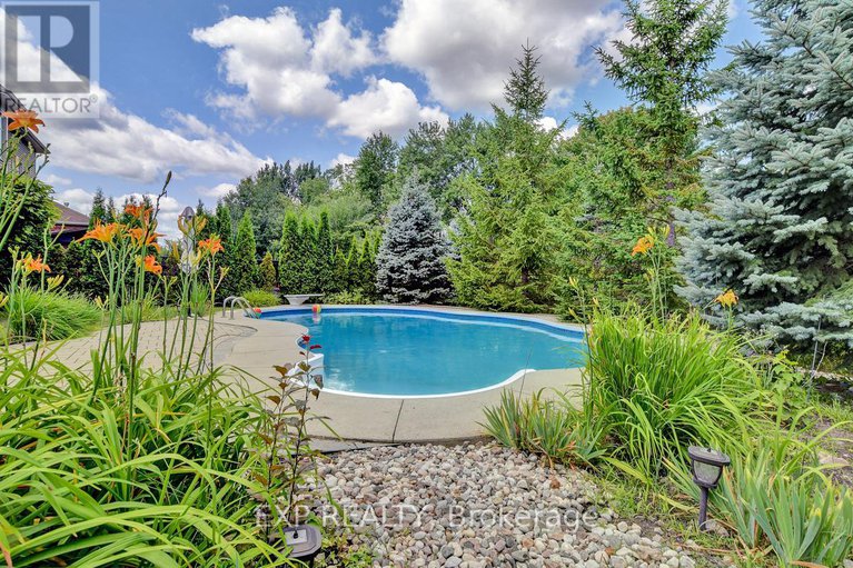 28619248/135-riversedge-crescent/riverside-southgloucester-glen/ottawa/ontario/K1V0Z8_46