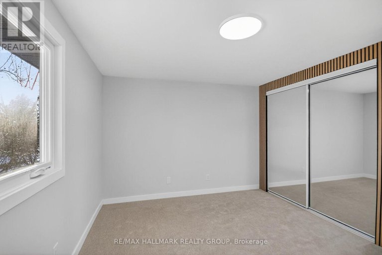 29154826/15-scharf-lane/glencairnhazeldean/ottawa/ontario/K2L2K3_31