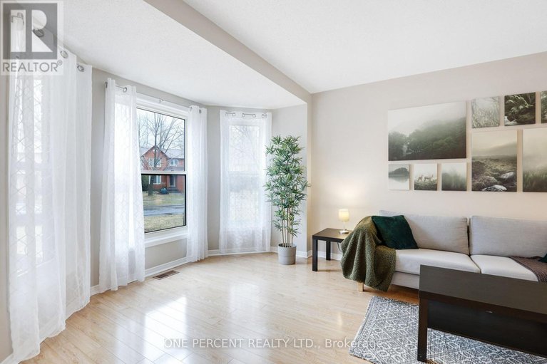 29612741/1570-champneuf-drive/chateauneuf/ottawa/ontario/K1C6B5_7