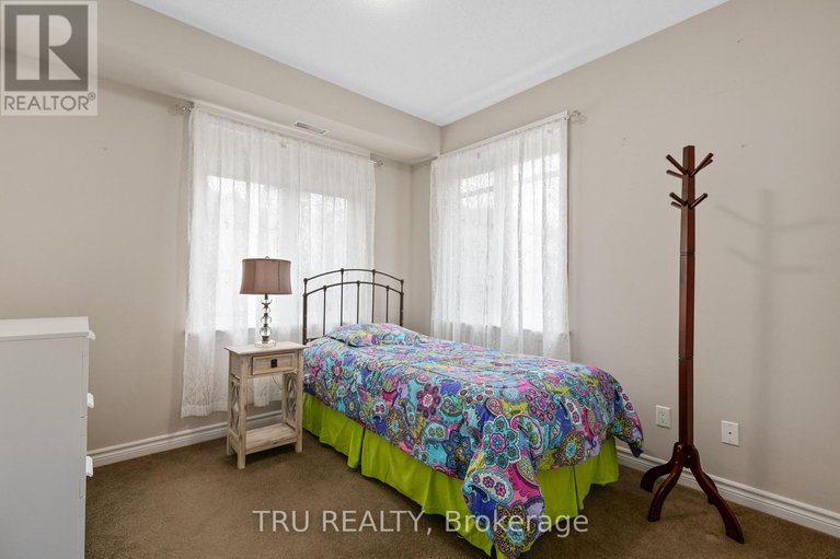 29528254/28-tadley-private/longfields/ottawa/ontario/K2J2T3_30