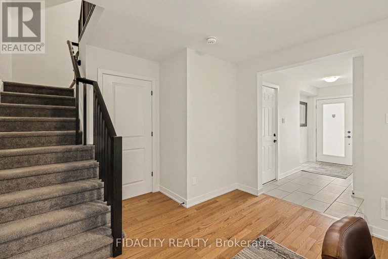 29654929/1768-crux-road/mer-bleuebradley-estatesanderson-park/ottawa/ontario/K1W0R3_2