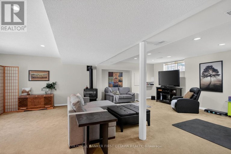 29480327/2960-ernside-crescent/cumberland-estates/ottawa/ontario/K4C1B6_26