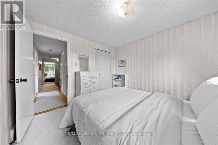 28785482/49-silver-aspen-crescent/blackburn-hamlet/ottawa/ontario/K1B3C3_30