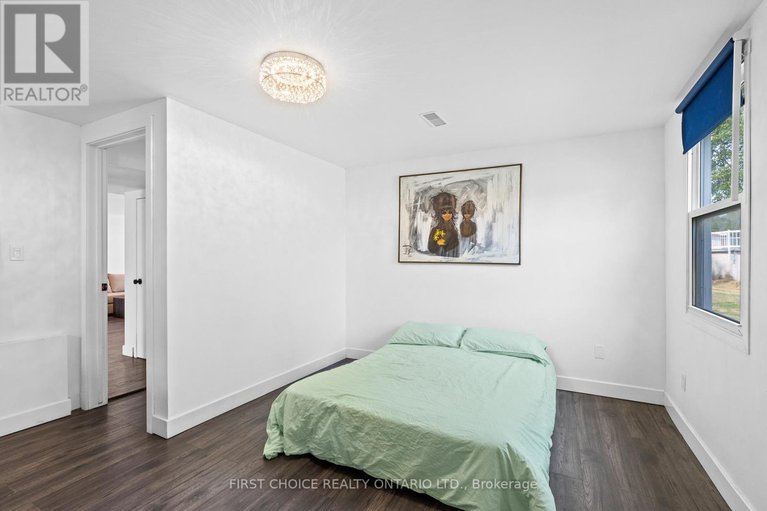 28995962/10-campbell-reid-court/rural-kanata-central/ottawa/ontario/K2K1X7_14