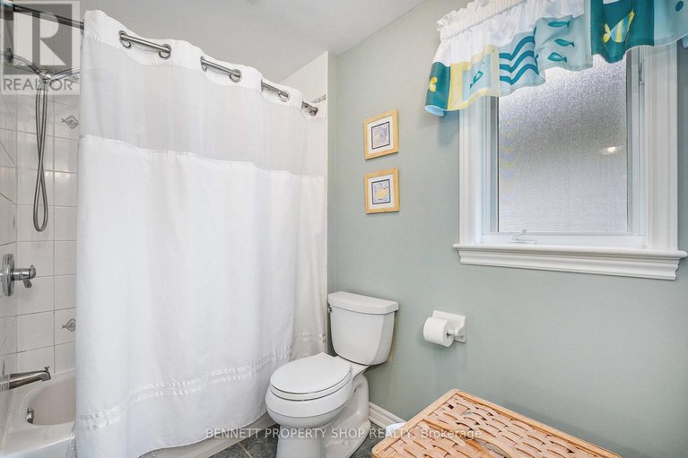 29111121/578-devonwood-circle/blossom-parkkemp-parkfindlay-creek/ottawa/ontario/K1T4E6_30