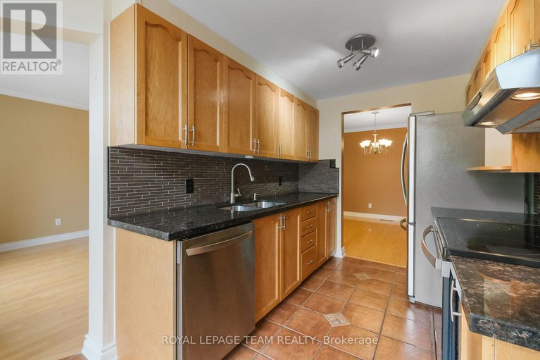 28777335/6201-arbourwood-drive/chapel-hill/ottawa/ontario/K1C7L6_18