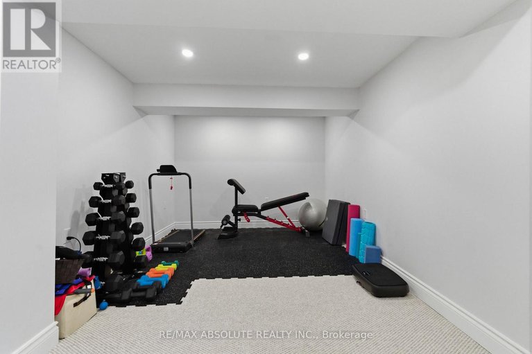 29407947/13-weatherwood-crescent/pineglencountry-place/ottawa/ontario/K2E7C5_47