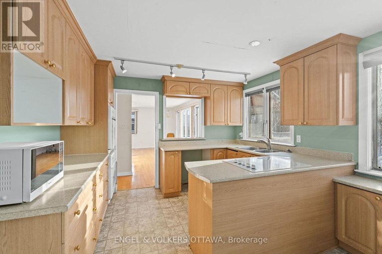 29184532/2626-elmhurst-street/queensway-terrace-north/ottawa/ontario/K2B7N6_27