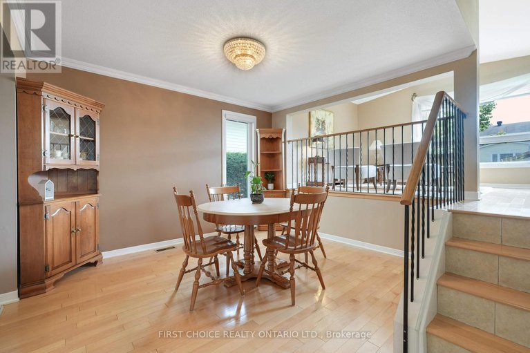 28890065/1631-wainfleet-street/chateauneuf/ottawa/ontario/K1C3G3_12
