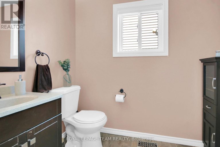 28874941/18-victor-street/stittsville-central/ottawa/ontario/K2S1H9_19