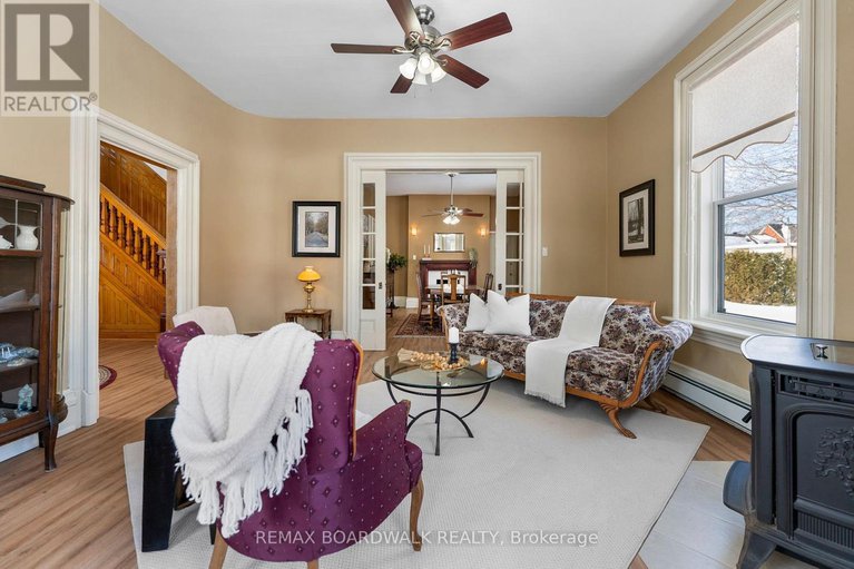 29405267/532-st-lawrence-street/winchester/north-dundas/ontario/K0C2K0_16