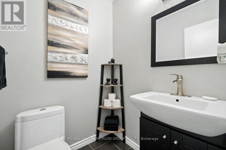28798158/1417-ballard-court/pineview/ottawa/ontario/K1B4Y9_8