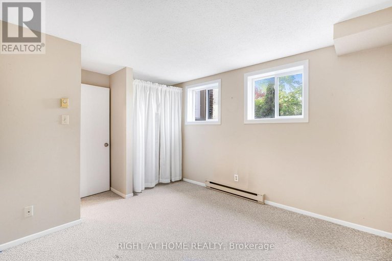 28426609/23d-forester-crescent/westcliffe-estates/ottawa/ontario/K2H8Y1_18