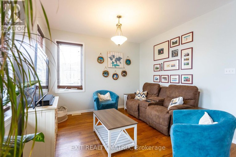 28414498/221-hillpark-high-street/mer-bleuebradley-estatesanderson-park/ottawa/ontario/K1W0B5_13