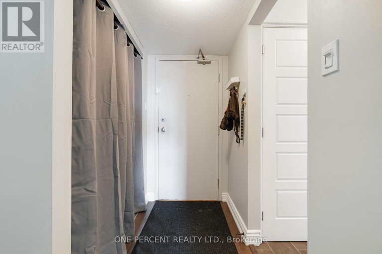 29376379/303-270-lorry-greenberg-drive/hunt-club-parkgreenboro/ottawa/ontario/K1T3K2_5