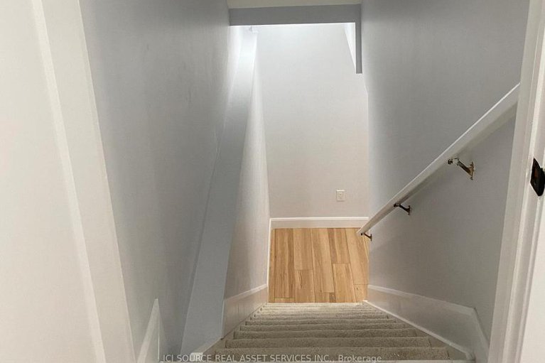 29074173/15-scharf-lane/glencairnhazeldean/ottawa/ontario/K2L2K3_29